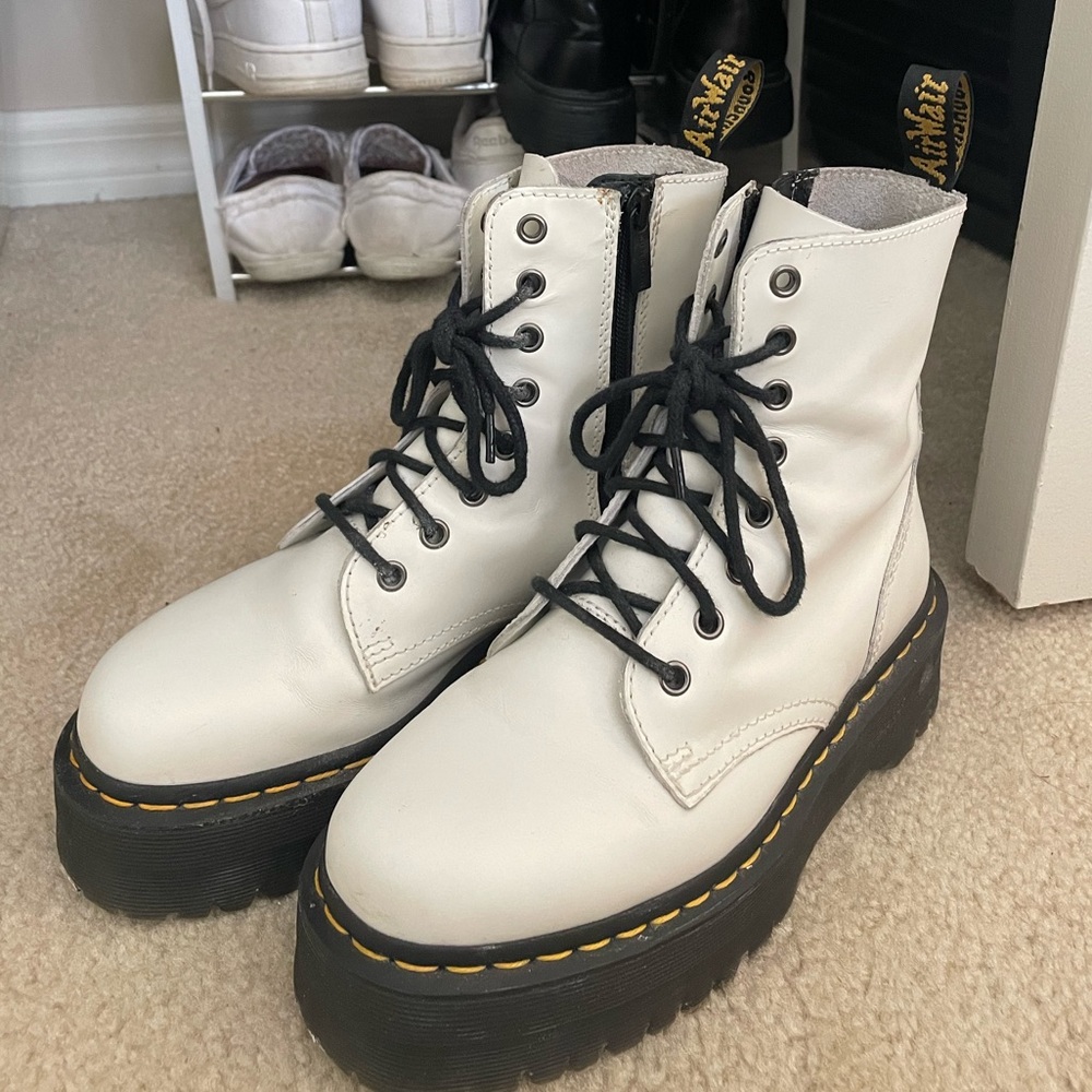 Dr Martens Jadon Boot Smooth Leather Platform